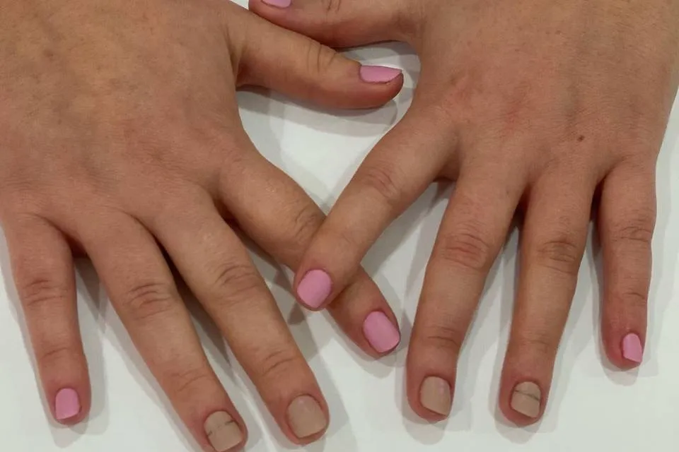 Manicura semipermanente en rosa palo